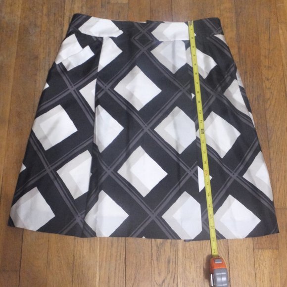 Banana Republic Plaid A-Line Skirt - Picture 2 of 10